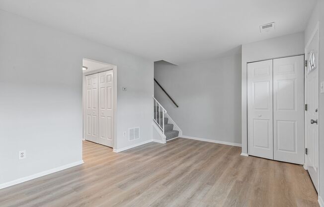 Renovated Hilltop Village Townhouse-Available 8/1/25