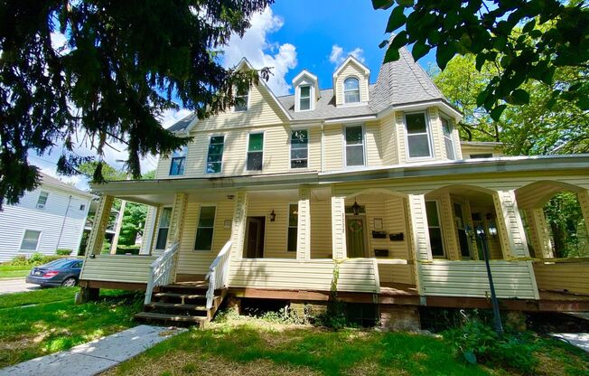 For Rent: Charming Residence on Roland Ave – Your Ideal Home Awaits!