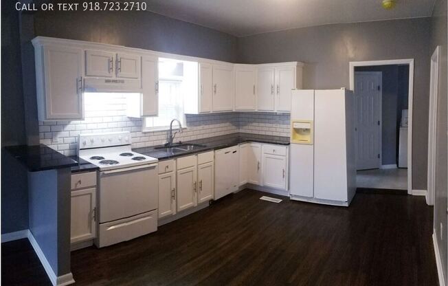 415 E OKLAHOMA ST