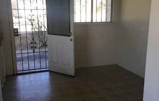 2 beds, 1 bath, $690