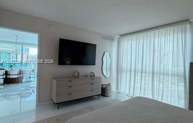 3 beds, 2 baths, $5,900, Unit # 2 1001