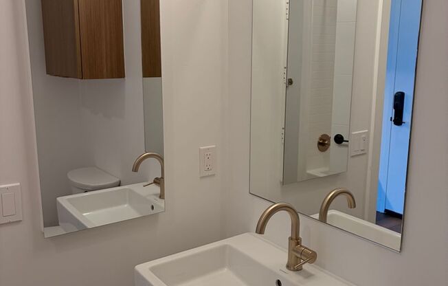 Studio, 1 bath, 440 sqft, $2,780, Unit 907