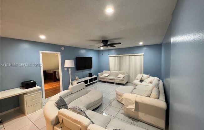 6101 N FALLS CIR DR APT #107 LAUDERHILL, FL 33319