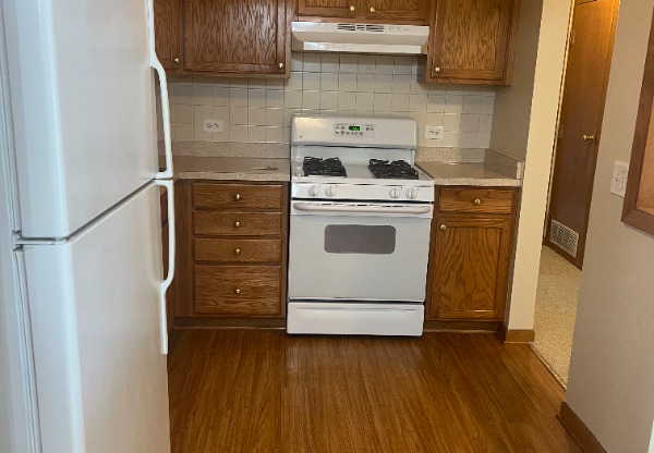550 W 75 ST
