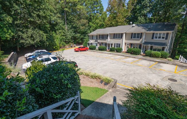 A must see 2 BEDROOM Townhome ! Convenient location to UNC