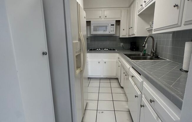 1 bed, 1 bath, $2,595