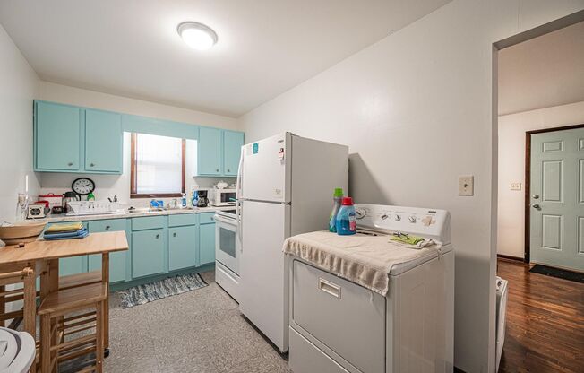 1 bed, 1 bath, $895