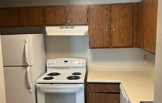 2 beds, 2 baths, $995, Unit D