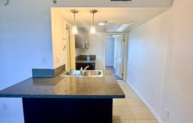 Lovely 1 bedroom overlooking San Diego bay