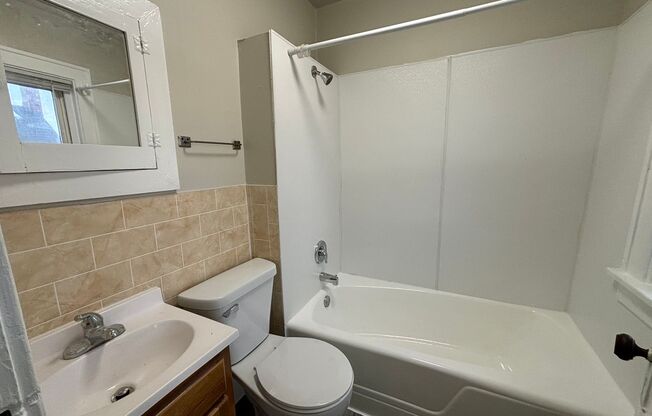 1 bed, 1 bath, $795, Unit Unit 5