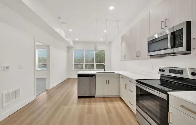 1 bed, 1 bath, $1,200, Unit 308