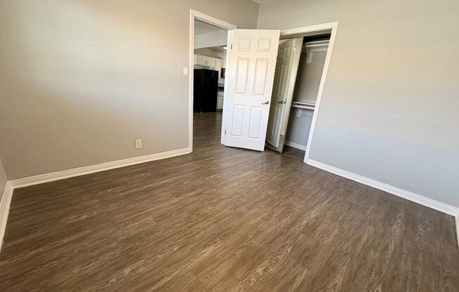 2 beds, 1 bath, 800 sqft, $2,480, Unit 320-09