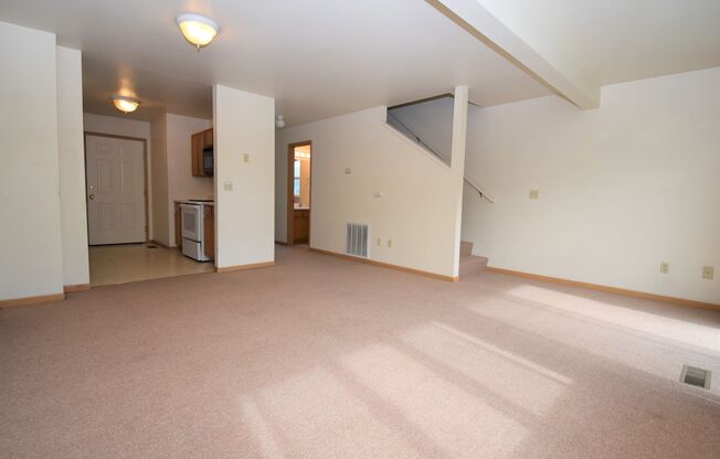 Townhouse-style End unit 3BD, 1.5 BA