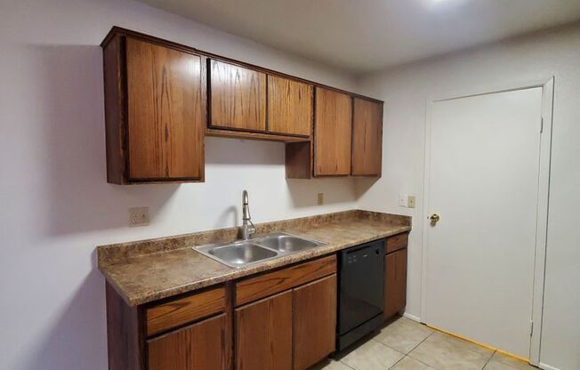 2 beds, 2 baths, $1,525