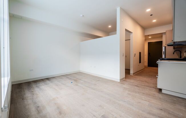 1 bed, 1 bath, 389 sqft, $2,595, Unit 205