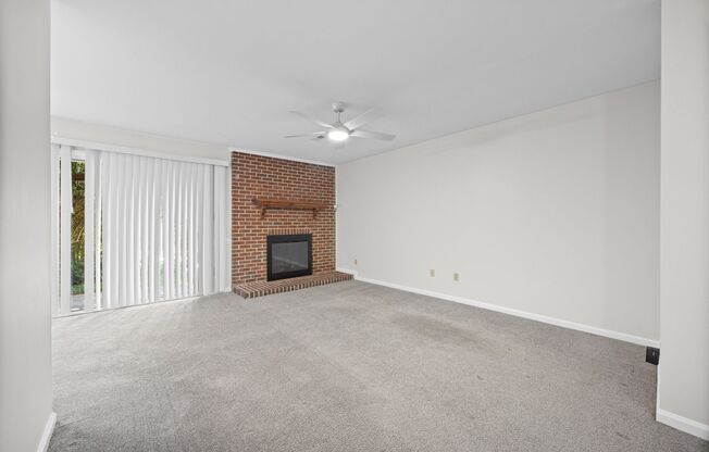 Light and bright 2-primary suite, 2-bath condo in Firethorne of Charlotte.