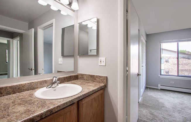 Updated Neutral Colors at Emerald Pointe Apartments, Vernon Hills, 60061