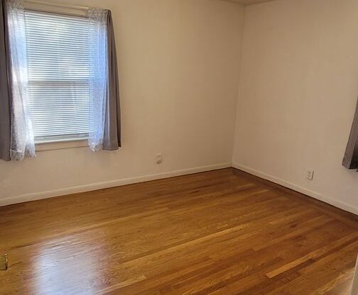 2 beds, 1 bath, $2,250