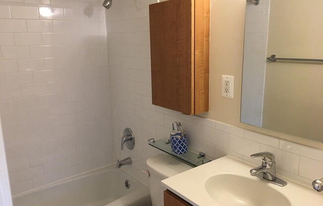 1 bed, 1 bath, 600 sqft, $4,000, Unit 0725