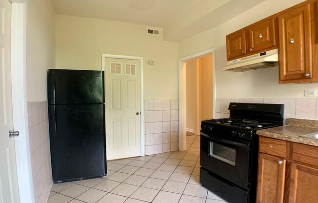 2 beds, 1 bath, $1,250, Unit 3340 - #2