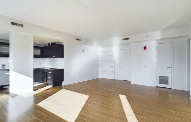 1 bed, 1 bath, 718 sqft, $2,050, Unit 5B