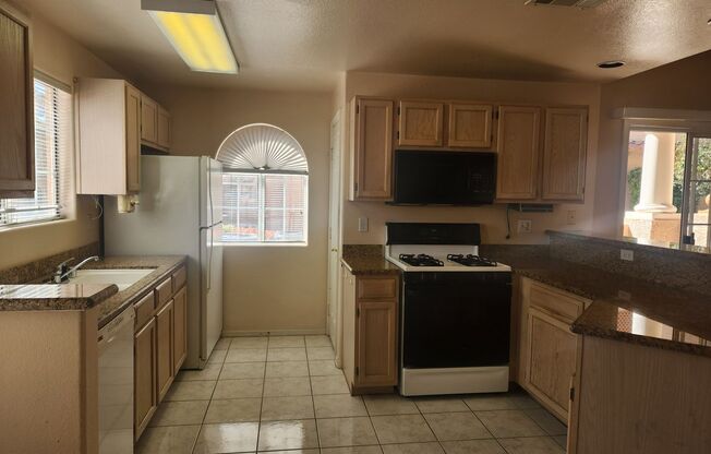 2 beds, 2 baths, $1,450, Unit # 1612
