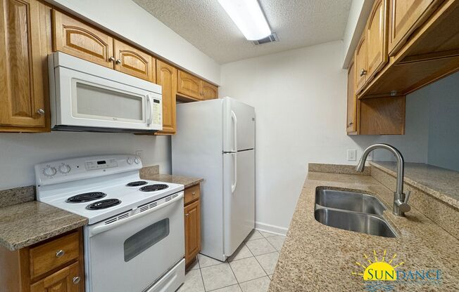 Updated 2 Bedroom Duplex in Central Crestview!