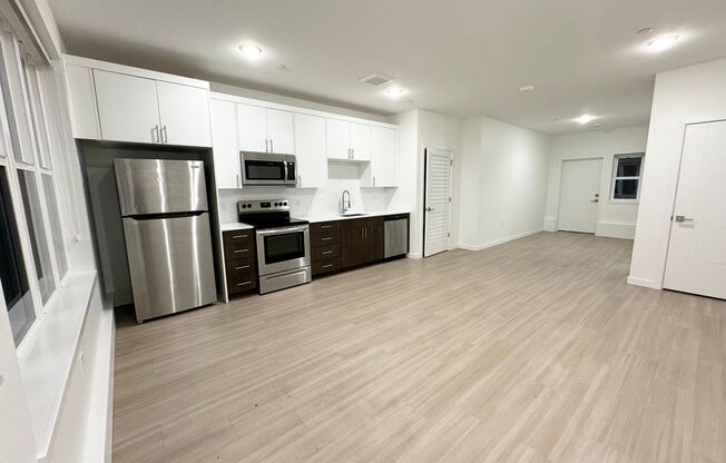 Studio, 1 bath, 553 sqft, $1,295, Unit 109