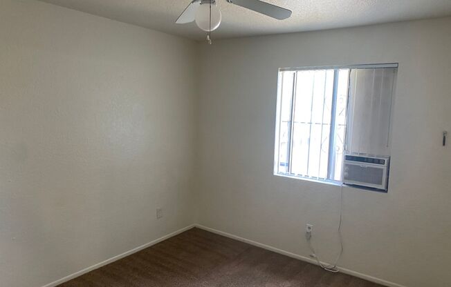 2 beds, 1 bath, $995, Unit 2443 Fontana