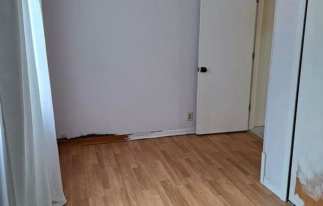 2 beds, 1 bath, $795