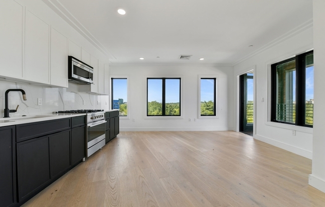 1 bed, 1 bath, 710 sqft, $3,000, Unit 401