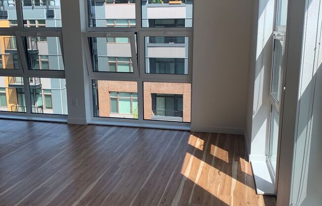1 bed, 1 bath, 610 sqft, $2,246, Unit 504