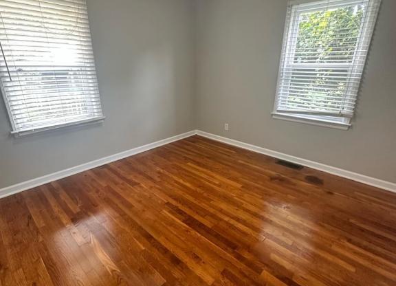 230 PINOAK DR