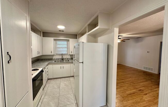 3 beds, 1 bath, $1,295