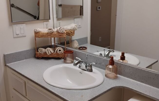 1 bed, 1 bath, 650 sqft, $2,425, Unit 8555-104