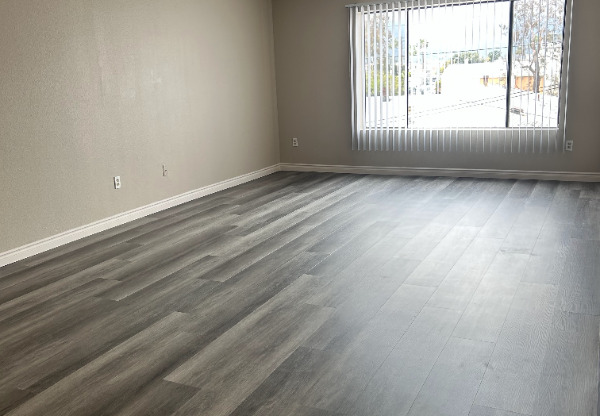 309 E ELK AVE