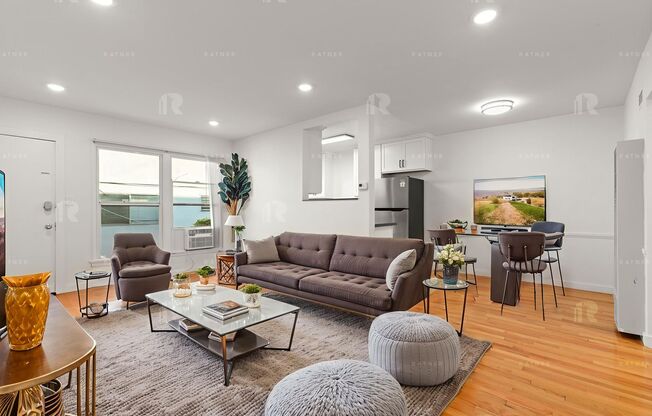 (Arely) 624 N. Hayworth Avenue