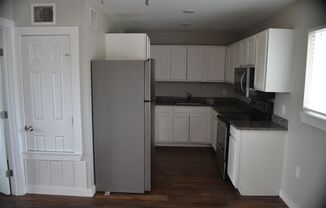 1 bed, 1 bath, 500 sqft, $600, Unit Unit 6