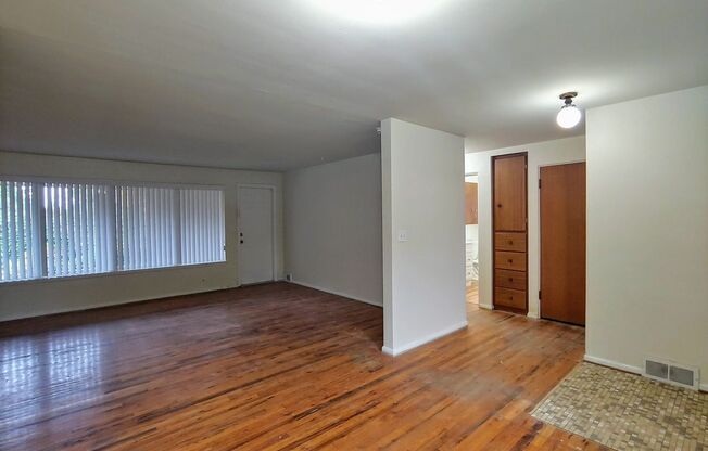 2 beds, 1.5 baths, $2,595