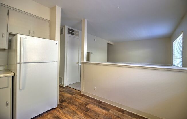 2 beds, 2 baths, $1,600, Unit 06