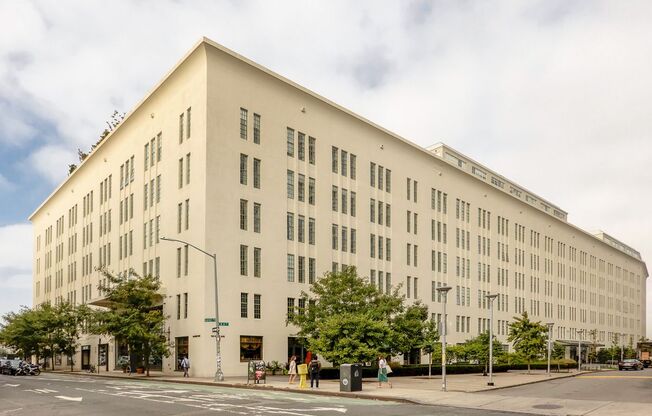 1 bed, 1 bath, 798 sqft, $5,600, Unit C107