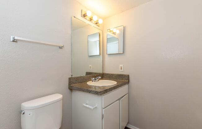 Studio, 1 bath, 400 sqft, $850