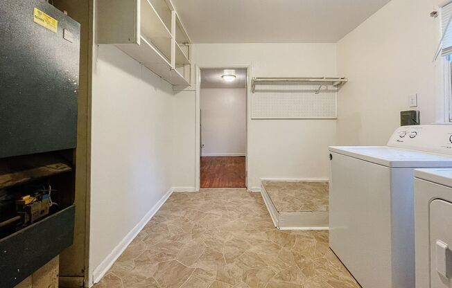 2 beds, 1 bath, $975