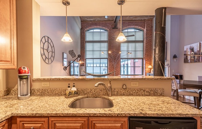 apartment for rent, Coventry, Warwick, West Warwick, Providence, 1 bedroom, 2 bedroom, 3 bedroom, luxury apartment, pet friendly, gourmet kitchen, oversized windows