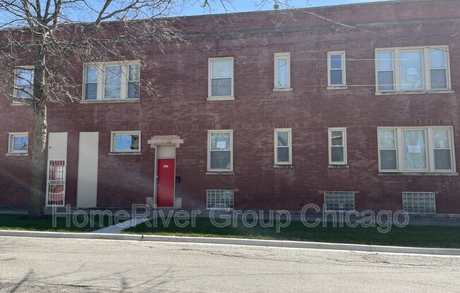 817 W 73 ST