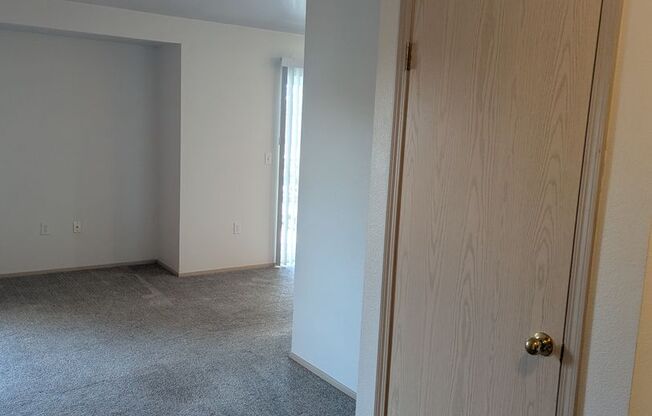 2 beds, 1 bath, 878 sqft, $1,775, Unit E202