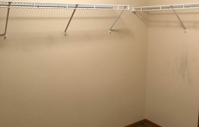 3 beds, 2 baths, 1,232 sqft, $1,375, Unit 615-113