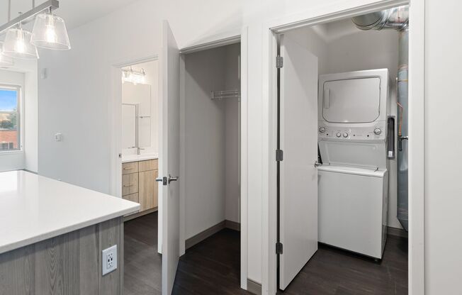 1 bed, 1 bath, 658 sqft, $1,705, Unit Unit 306