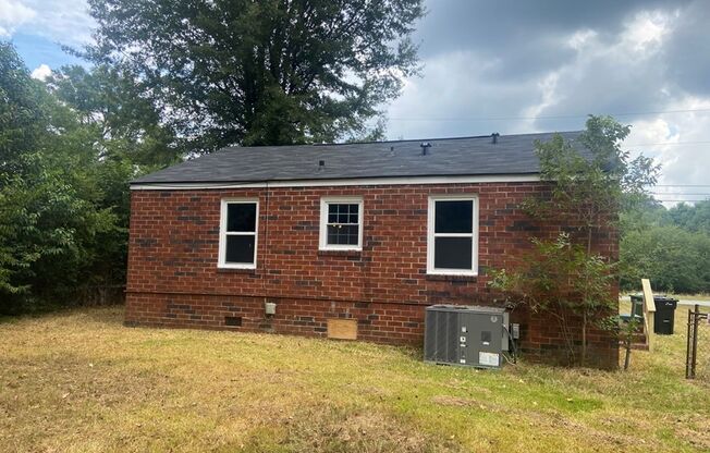 2 Bedroom 1 Bath Brick home