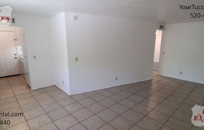 2 beds, 1 bath, 800 sqft, $1,095, Unit 08